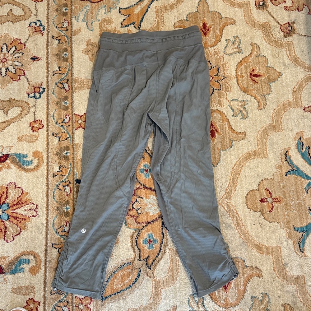 Green Lululemon Capri Drawstring Pants Size 4 - Picture 2 of 4